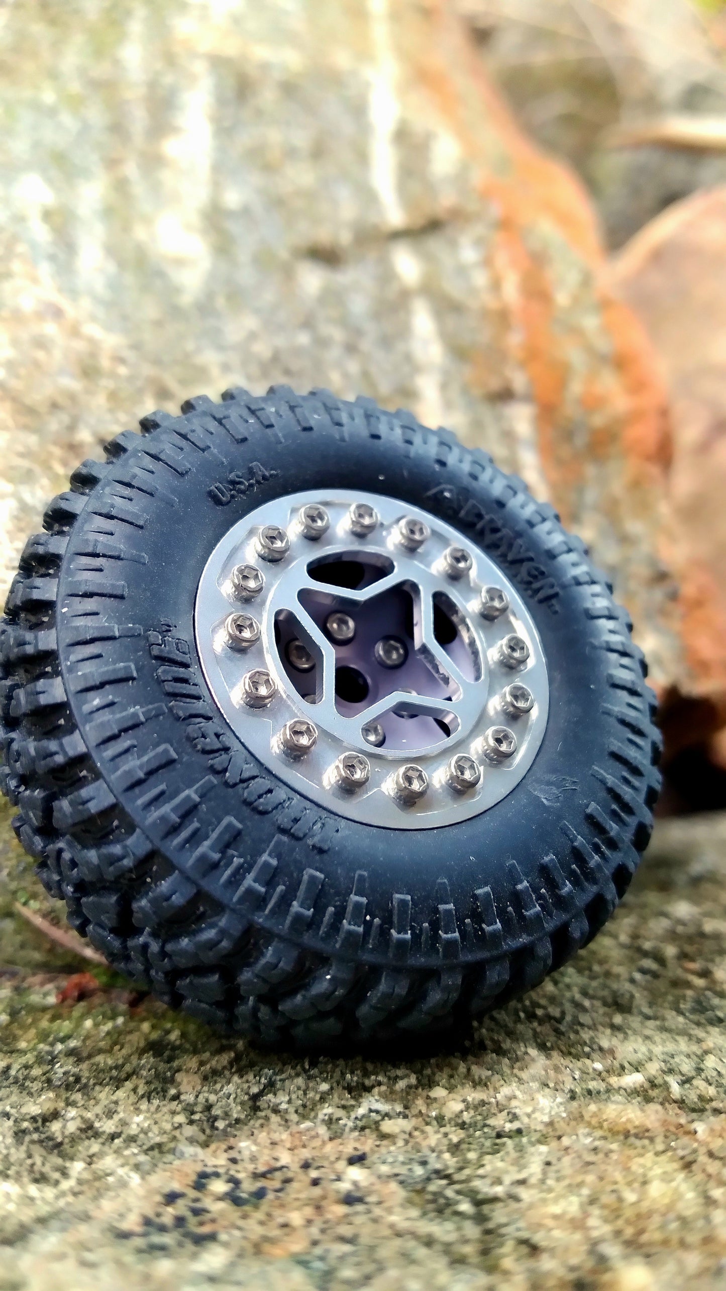 KRC  "FLARE" Design 1.0" SCX24 Beadlock Rings - Fits Injora/MOFO 16 bolt wheels